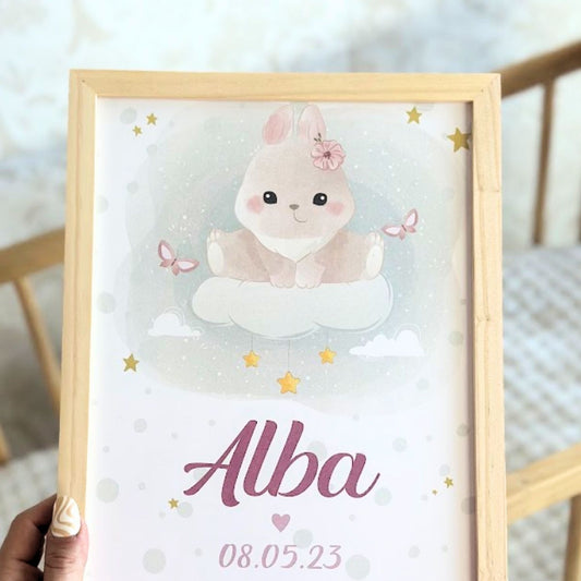 affiche de naissance personnalisable lapin en main