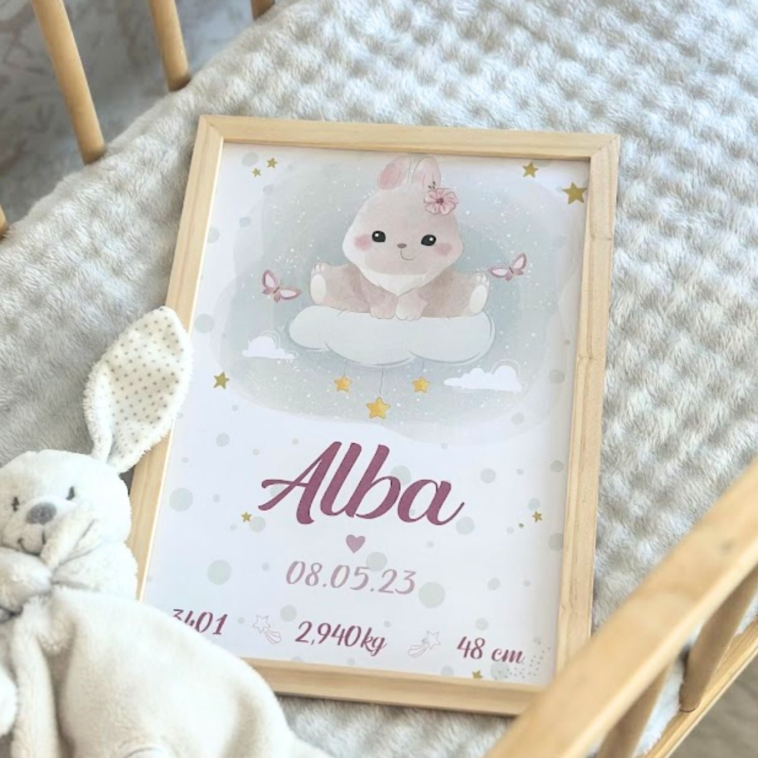 affiche de naissance personnalisable encadre dans un berceau