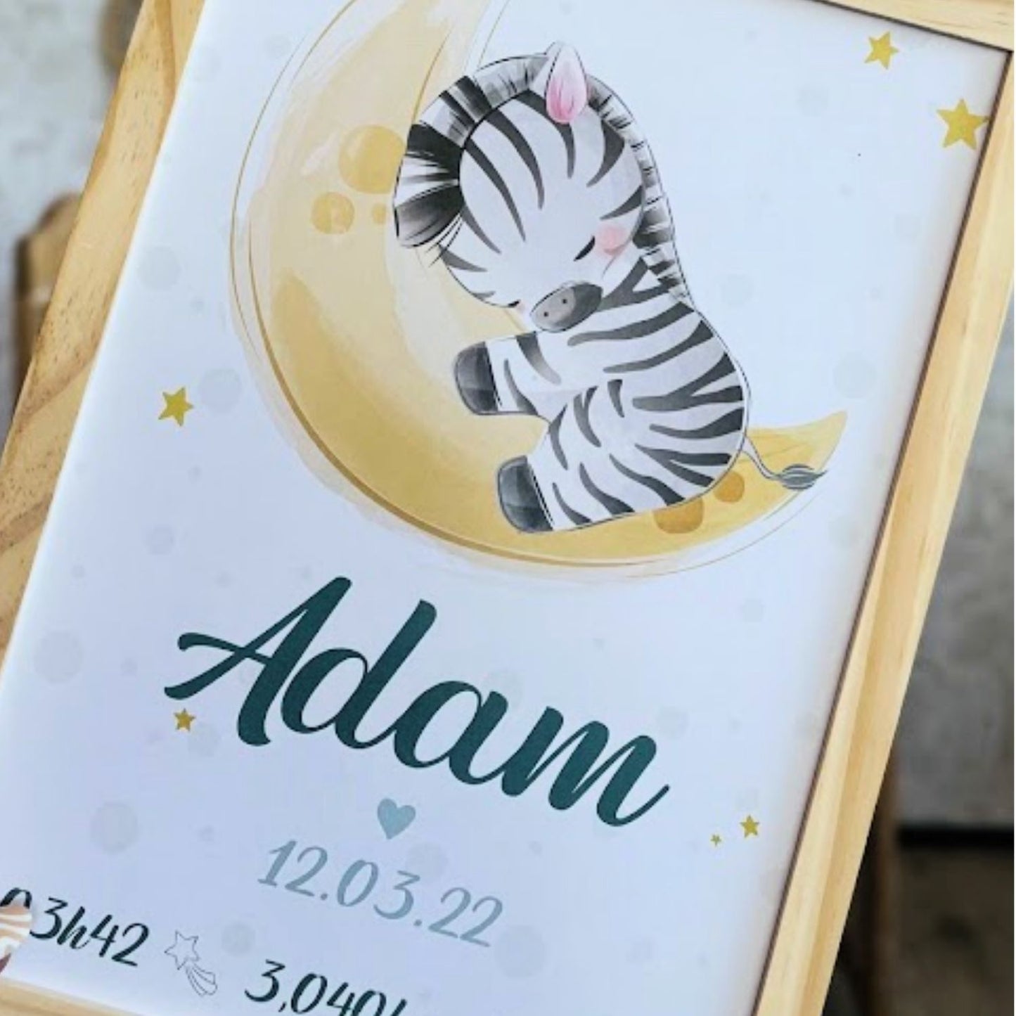 affiche de naissance personnalisee illustre zebre sur la lune